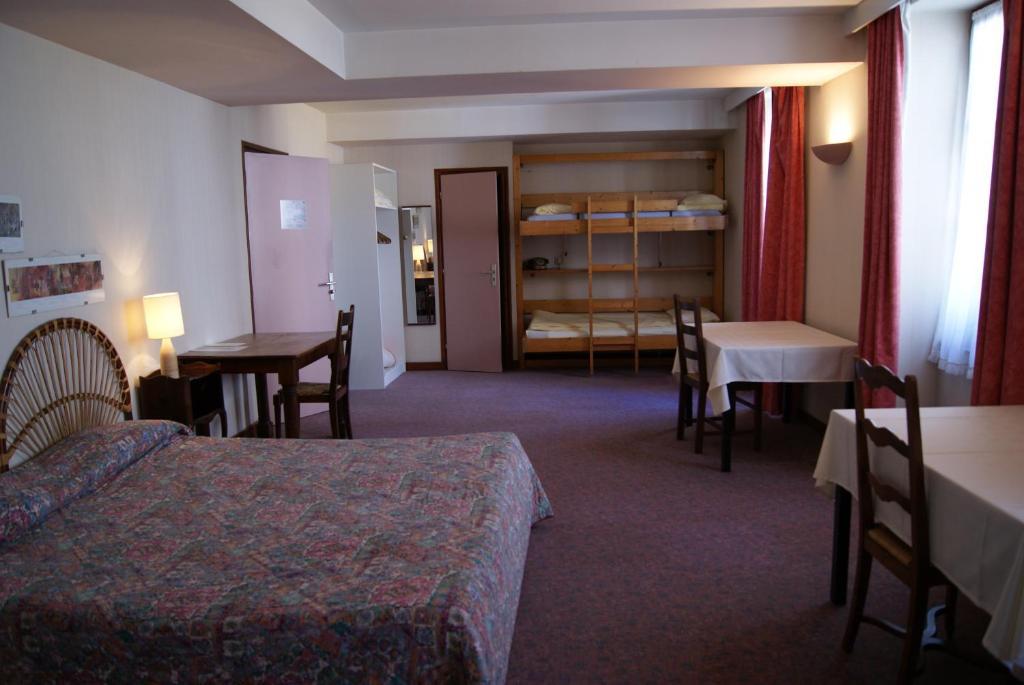Logis Hotel De La Paix - Tournus Bilik gambar