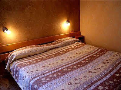 Logis Hotel De La Paix - Tournus Luaran gambar